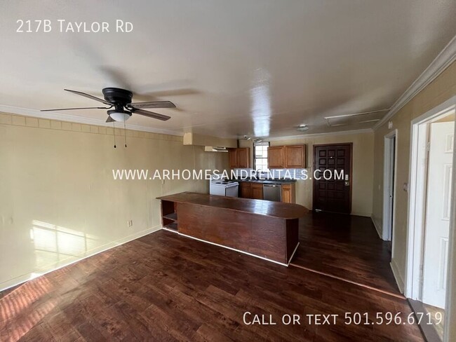 Building Photo - 217B Taylor Rd-