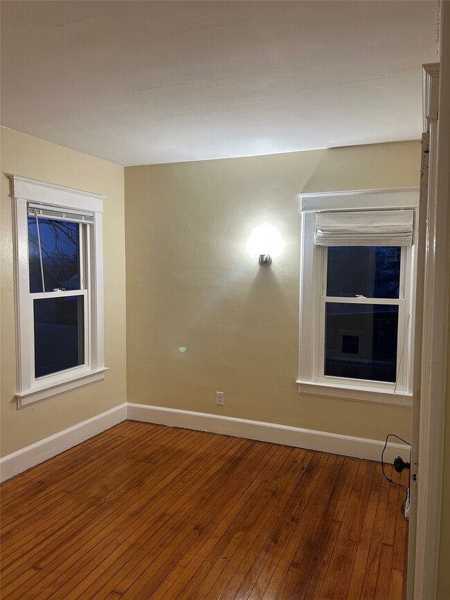 Building Photo - 52 Vine St