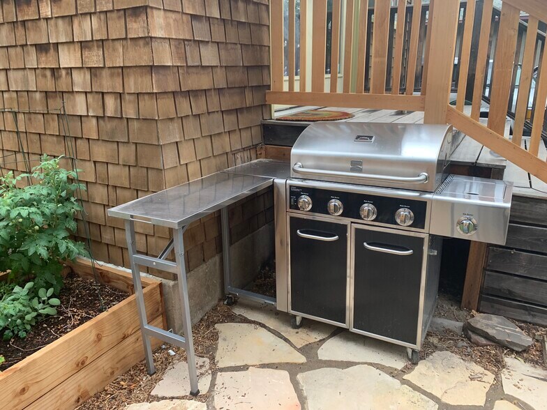 Building Photo - 2520 Jefferson Ave