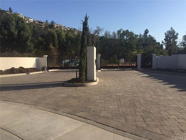 Building Photo - 4752 E Washington Ave