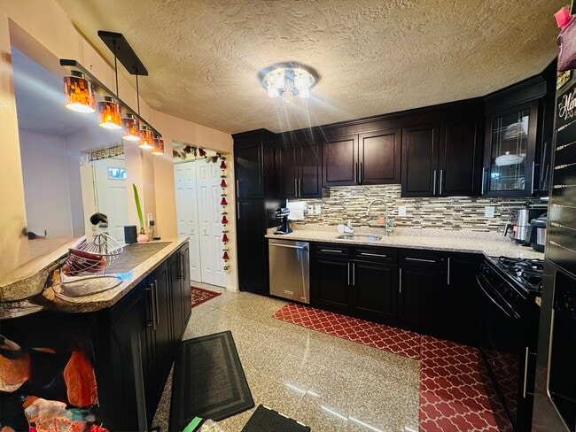 Building Photo - 237 South St