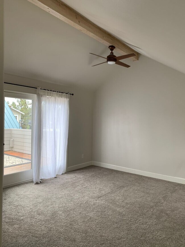 Building Photo - Updated Home in Oldmill