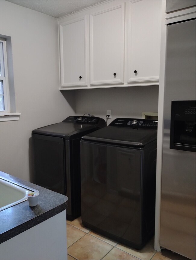 Building Photo - 11338 Bassdale Dr