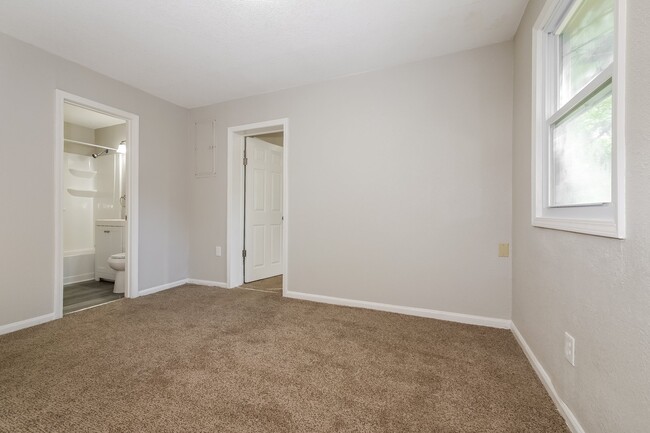 Building Photo - 6113 E 153 St