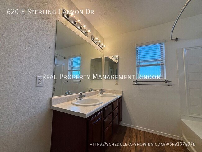 Building Photo - 620 E Sterling Canyon Dr