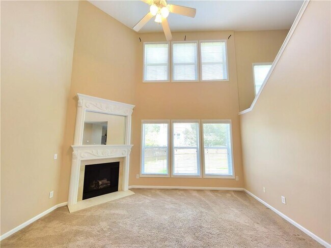 Building Photo - 2430 Woodford Ln NE