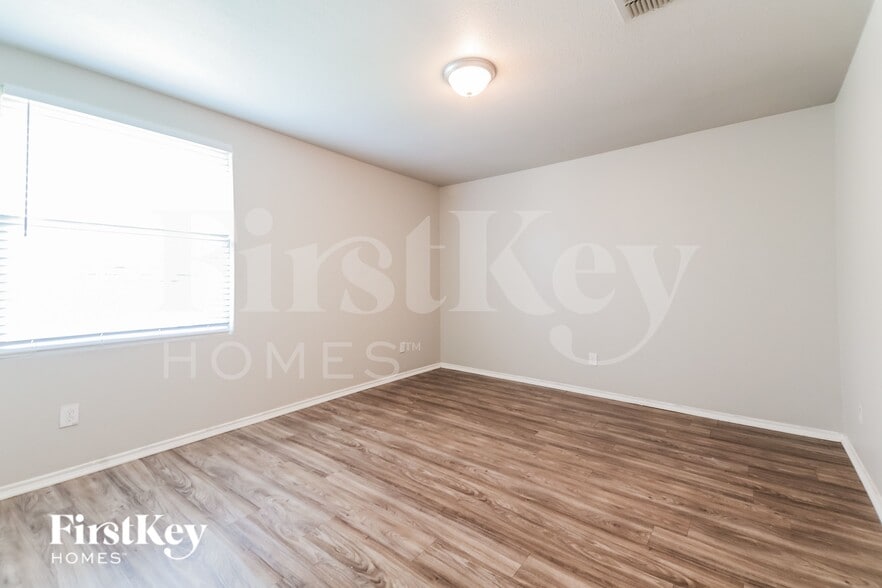 Building Photo - 11036 Rankin Dr