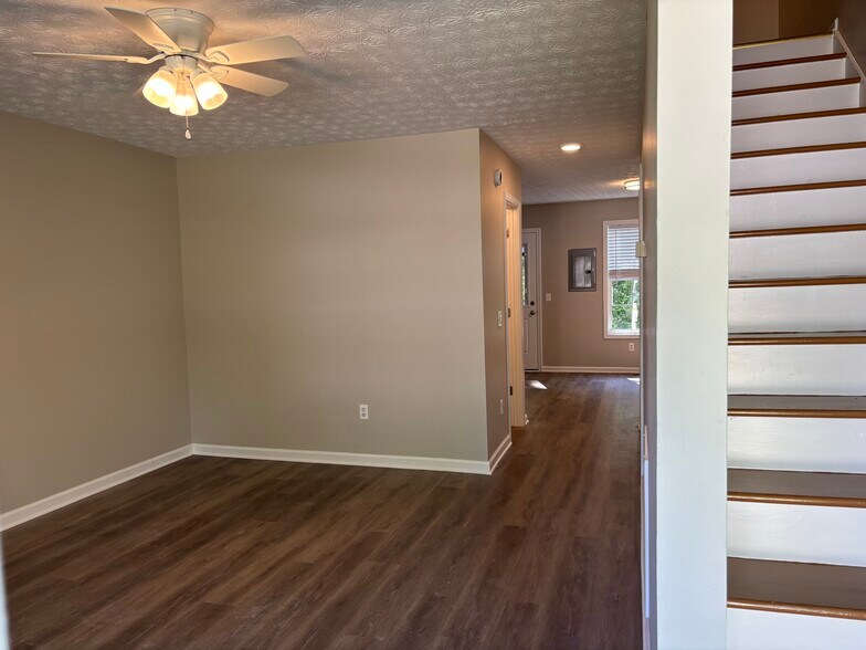 Entrance - 97 Lily Dr