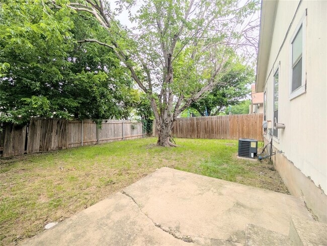 Building Photo - 2018 Redwing Way