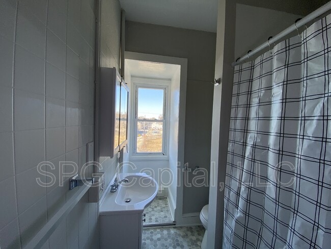 Building Photo - 201 N Broad St