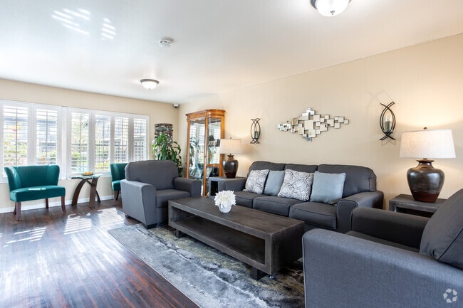 Lobby - Timberlane Apartments