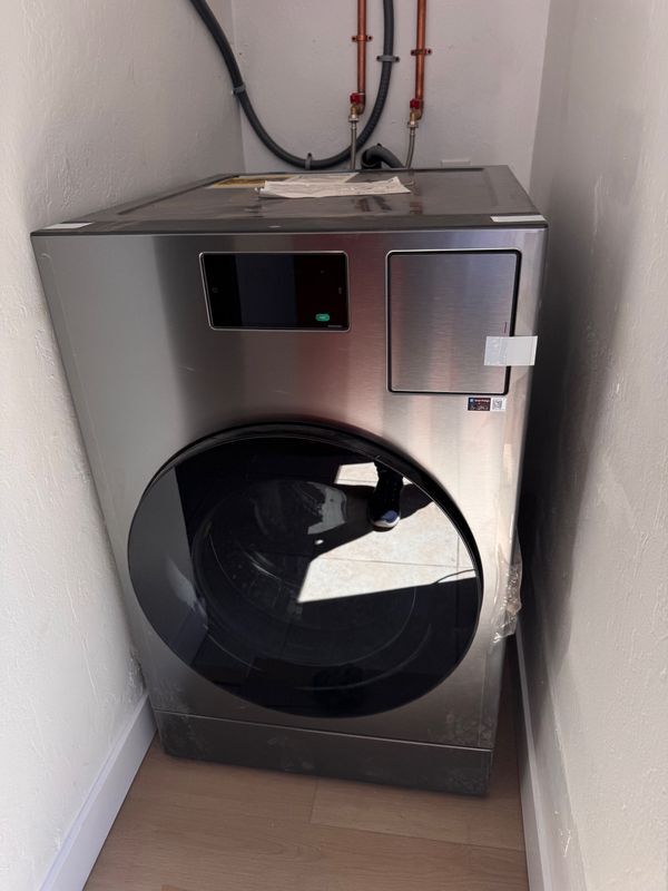 Building Photo - 2025 E 20th St