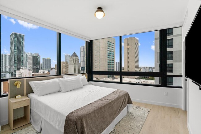 Building Photo - 225 N Miami Ave