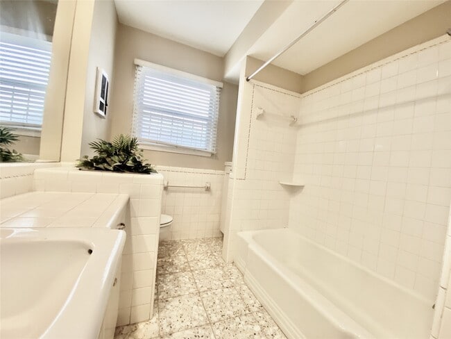 Building Photo - 2206 Tannehill Dr