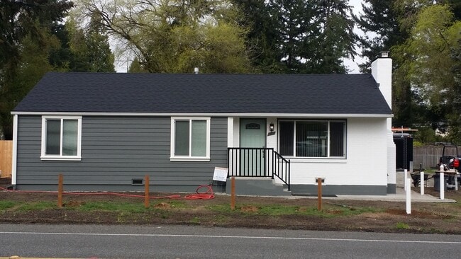 Building Photo - 3BD/1.5BA Shoreline Cottage