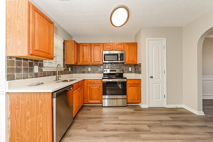 Building Photo - 2407 Brookgate Way