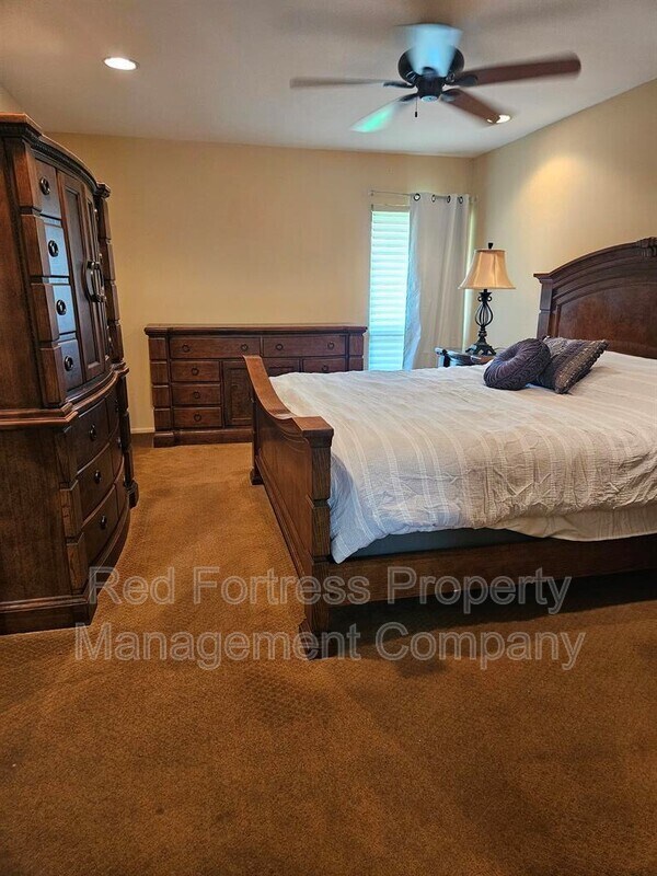 Building Photo - 4301 Island Cir