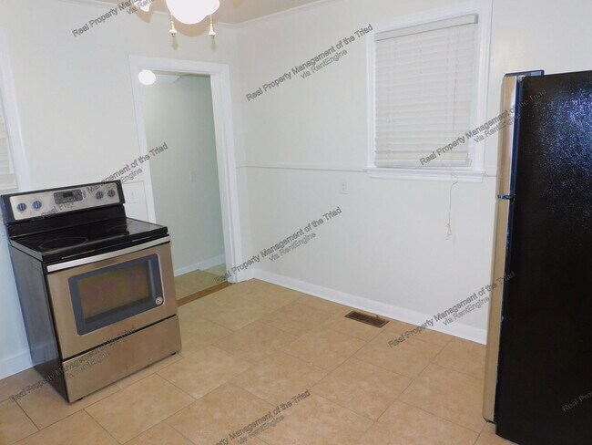 Building Photo - 2807 Konnoak Dr