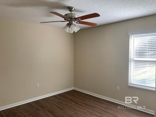 Building Photo - 22 Cavalry Cir