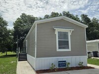 Building Photo - 7011 Greenbrier Village Dr