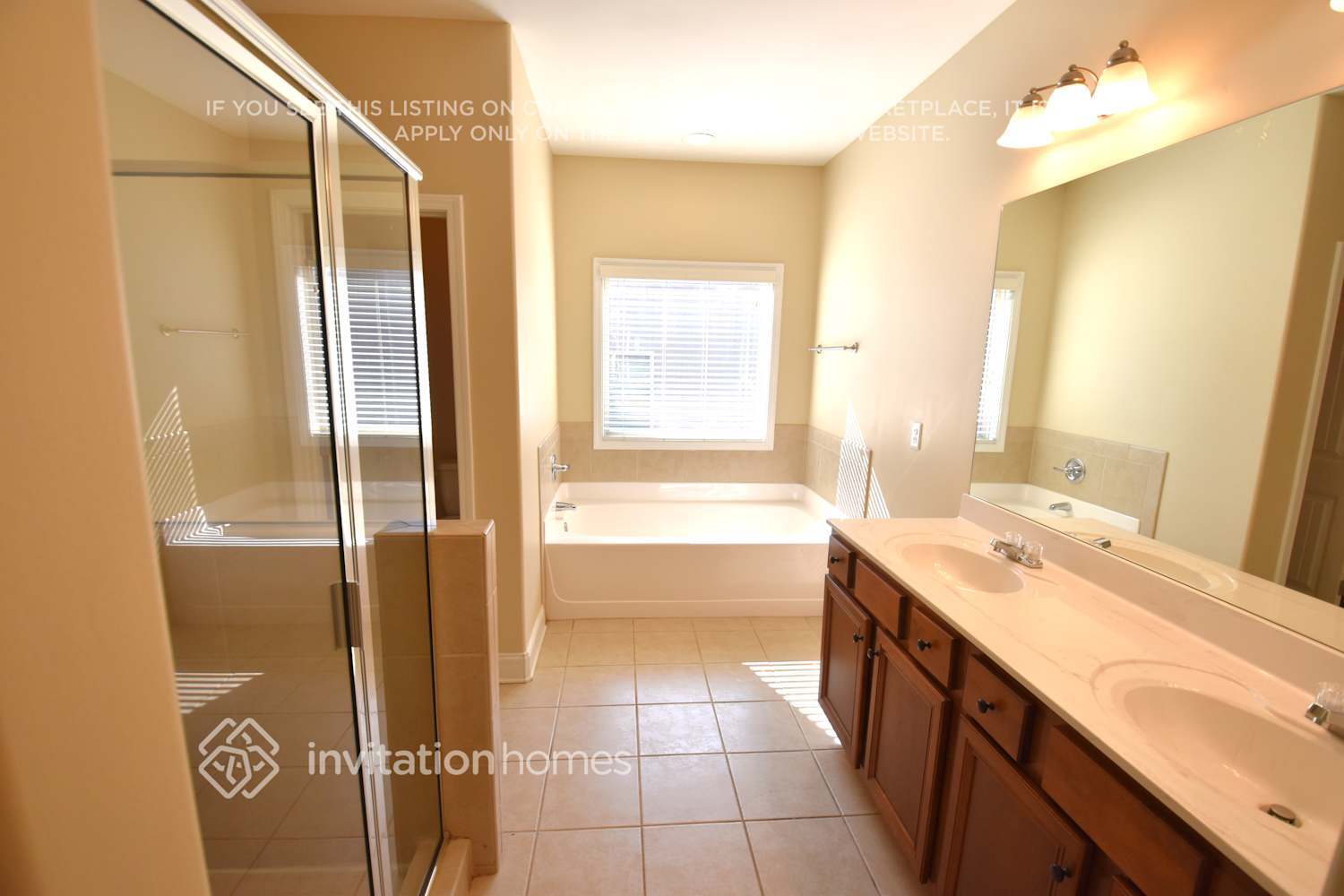 Building Photo - 5340 Hopewell Manor Dr