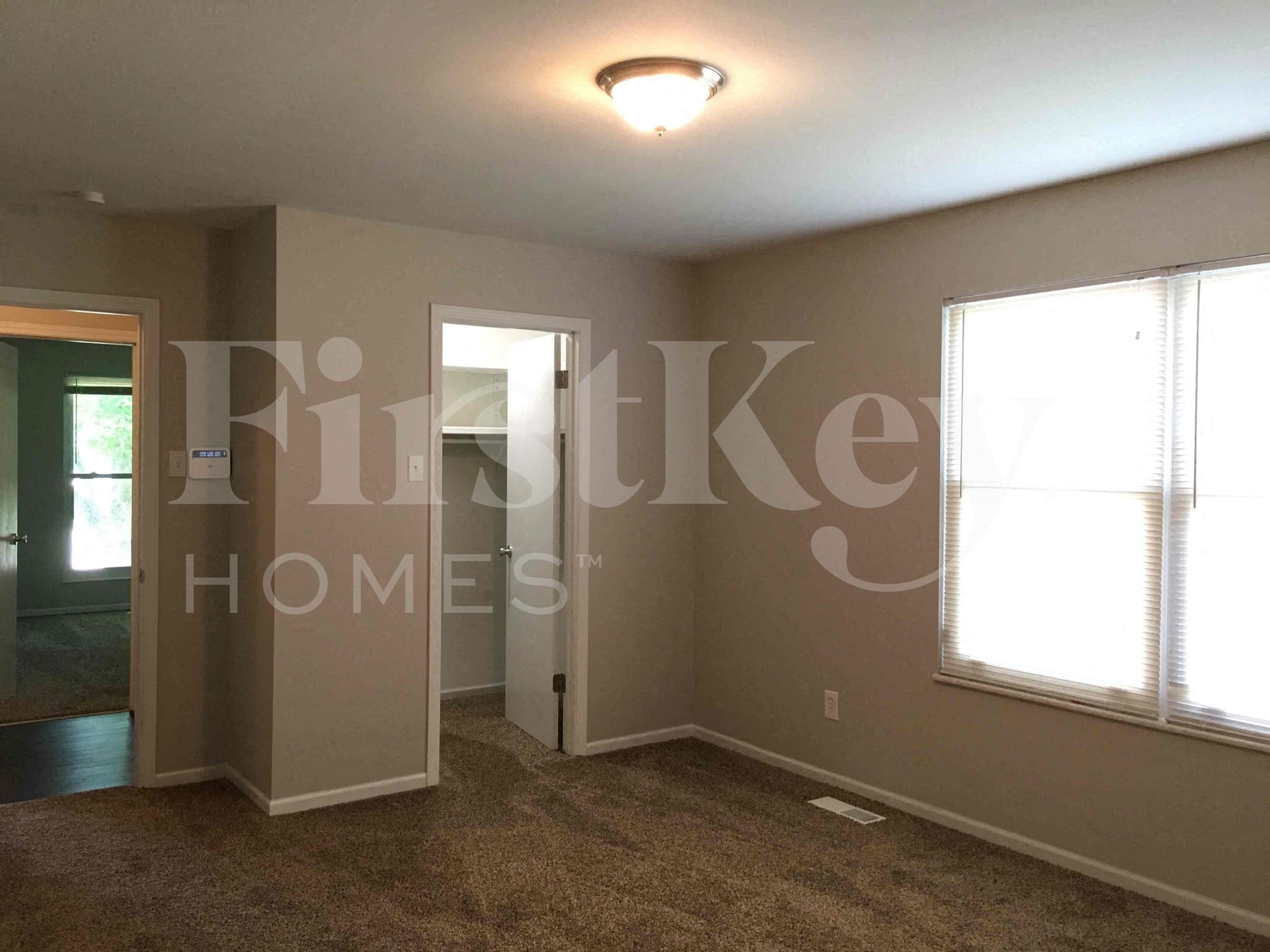 Building Photo - 5 Les Cherbourg Ct