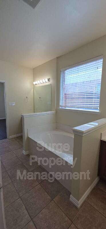 Building Photo - 312 Dover Heights Trail