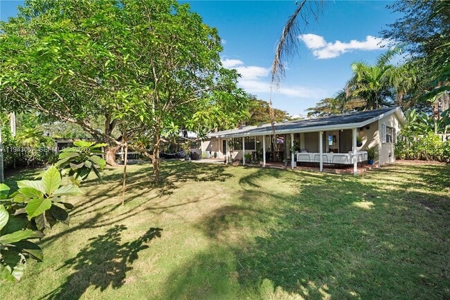 Building Photo - 16102 SW 98th Ave