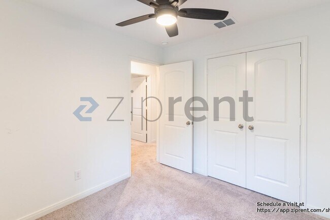 Building Photo - 366 Fairlawn Wy