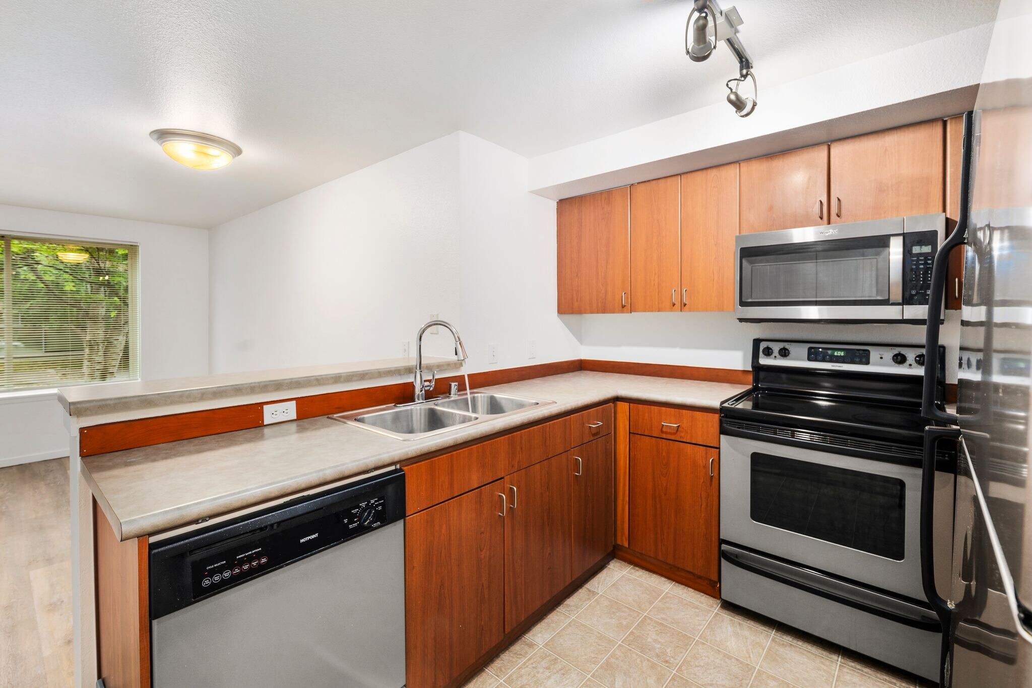 Building Photo - 8745 Greenwood Ave N APT 207,