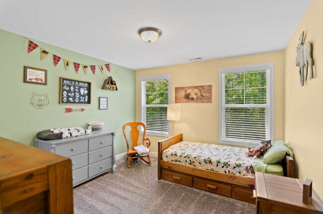 Building Photo - "Spacious 4-Bedroom Sanctuary with 3 Full Baths in Hampstead – Your Dream Home Awaits!"