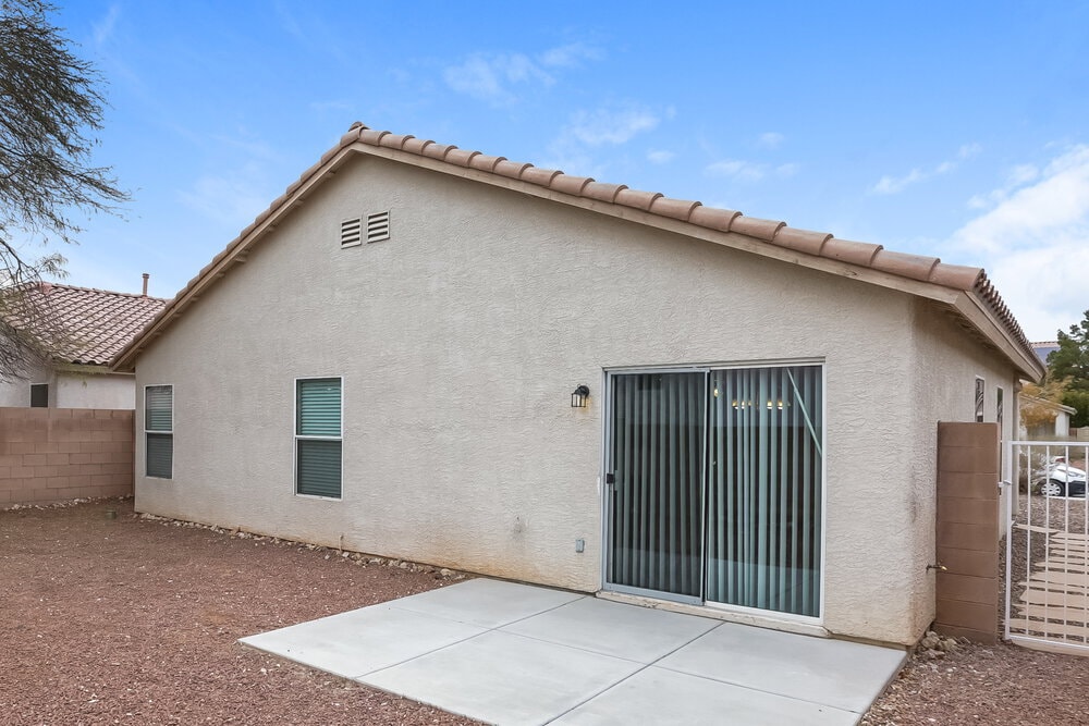 Building Photo - 11738 Magliana St