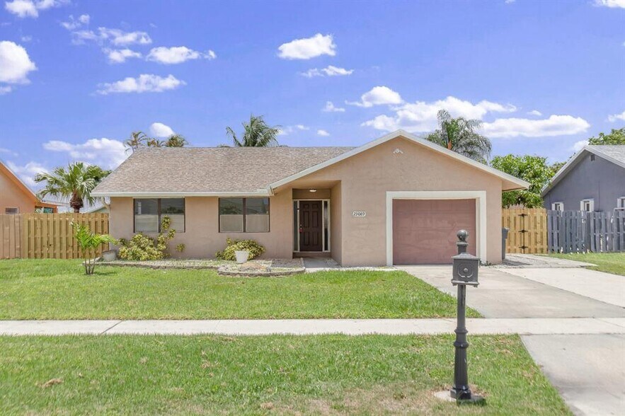 Primary Photo - 23089 SW 55th Ave