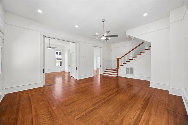 Building Photo - 1229 Heights Blvd