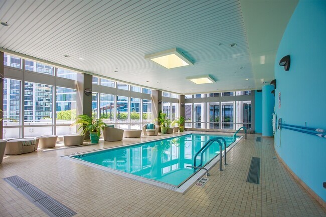 Building Photo - 1211 S Prairie Ave