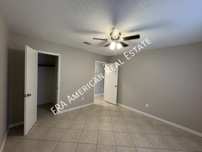 Building Photo - 3354 La Leyenda Ct