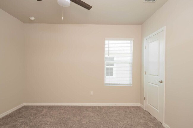 Building Photo - 18517 Cronin Sand Ln