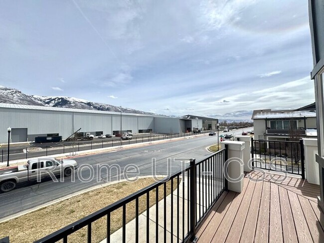 Building Photo - 18 N 1100 W