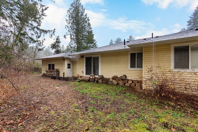 Building Photo - 9702 SW Brookside Dr