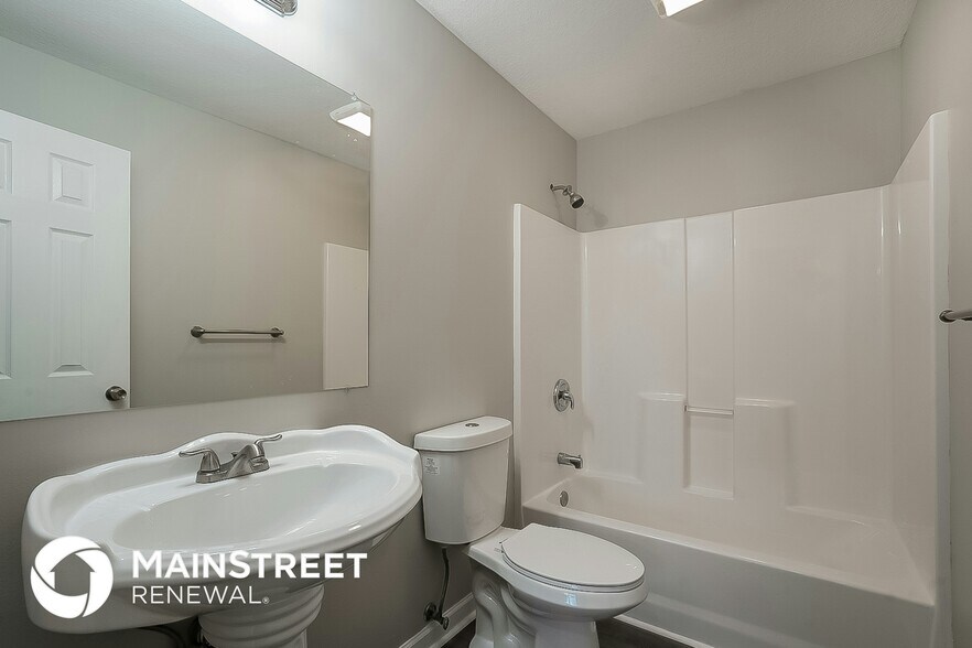 Building Photo - 107 S Walker Ln