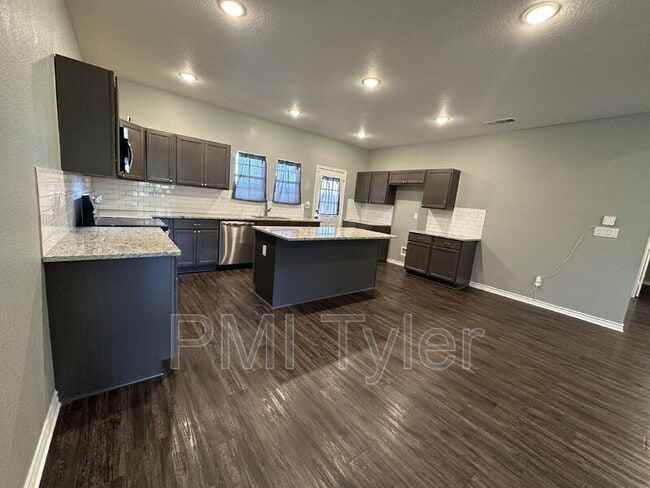 Building Photo - 1109 Engle St