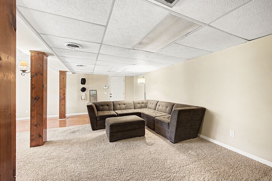 Building Photo - 4509 Baton Rouge Dr