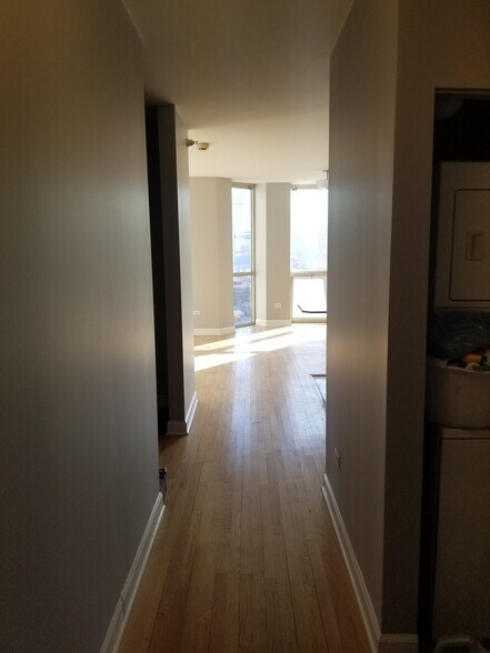 Building Photo - 645 N Kingsbury St