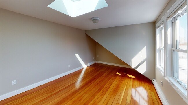 Building Photo - 22-24-24 Kelley Ct