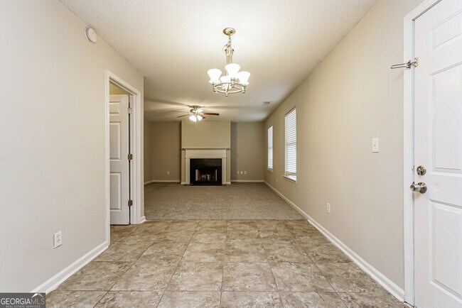 Building Photo - 415 Pinevale Ct