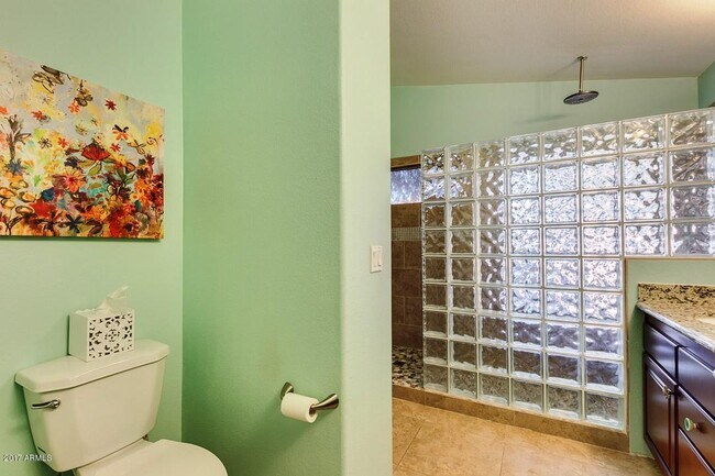 Building Photo - 1381 S Yucca Pl