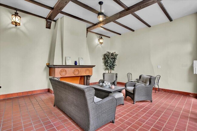 Building Photo - 2117 W Dekle Ave