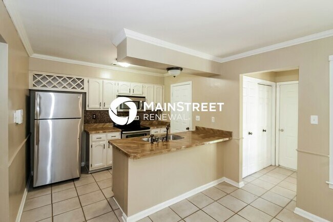 Building Photo - 3 Bedroom Pet-Friendly Home in Cordova, TN with Main Street Renewal