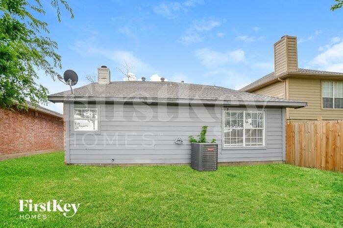 Building Photo - 5116 Wedgewood Dr