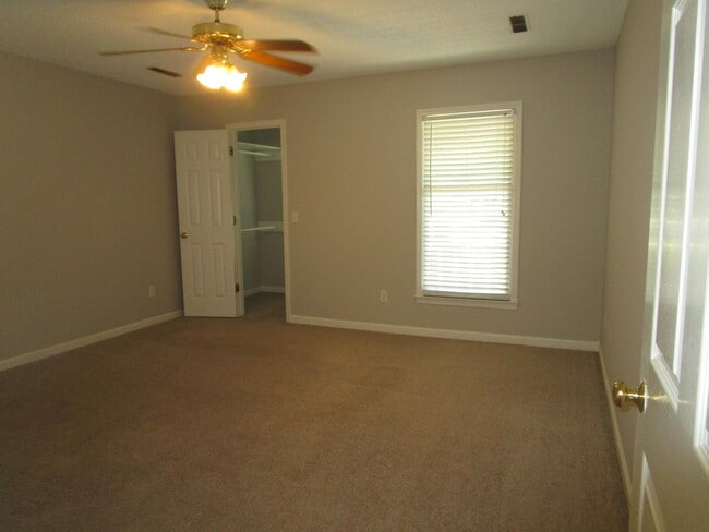 Building Photo - 885 Grimble Ct